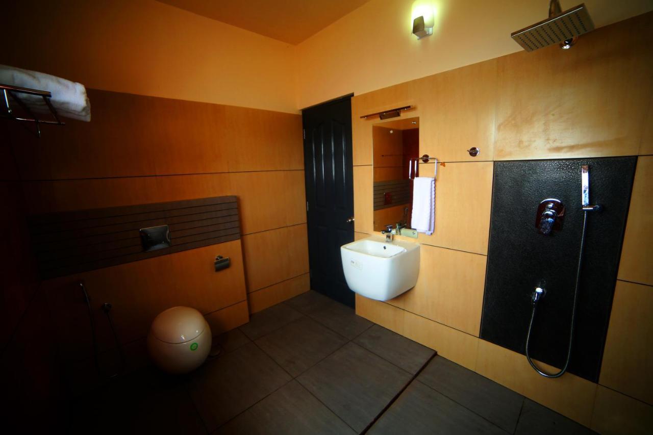 Forest County Hotel Мунар Екстериор снимка
